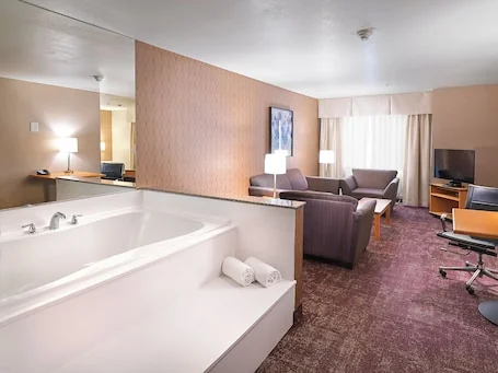 Crystal Inn Hotel & Suites West Valley City