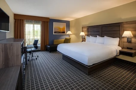 Days Inn by Wyndham Cadillac