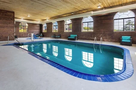 Days Inn by Wyndham Iron Mountain