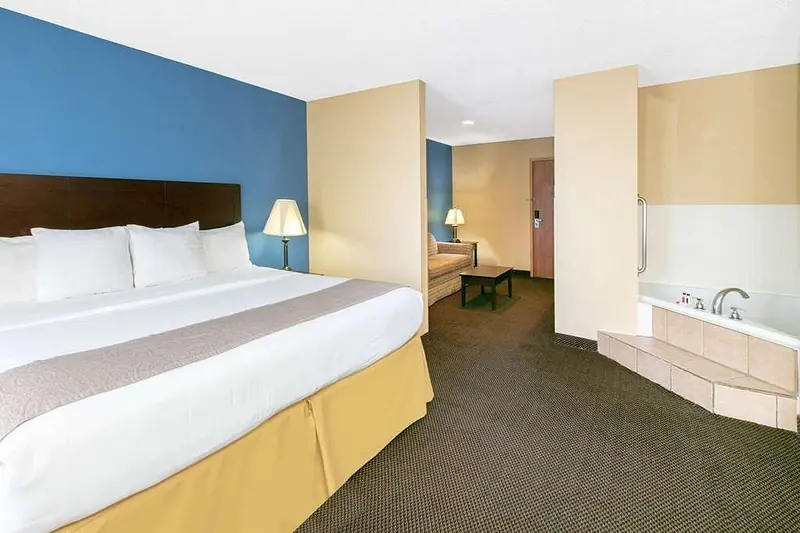 Days Inn by Wyndham Tulsa Central