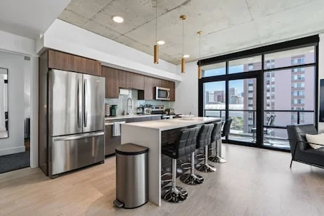 Delta Center 2Bd/2Bath/Pool/Gym!