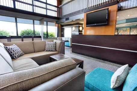 Drury Inn & Suites Kansas City Airport