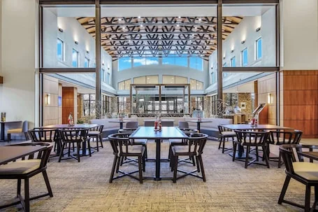 Embassy Suites by Hilton Detroit Metro Airport