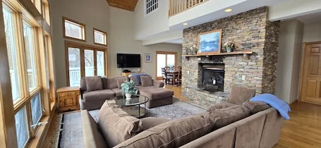 Endless Views | 4BR Home w/Hot Tub | Deep Creek Lake