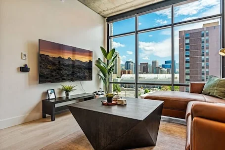 Exceptional 1BD/BA-PoolHotTubGymParking- Downtown!