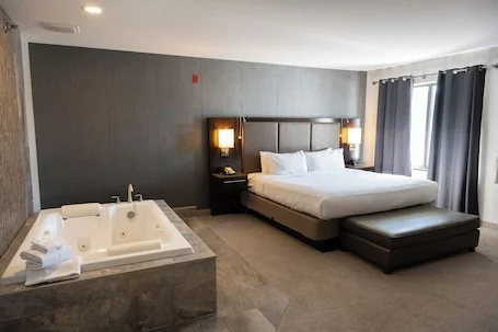 Express Suites Riverport Inn & Suites