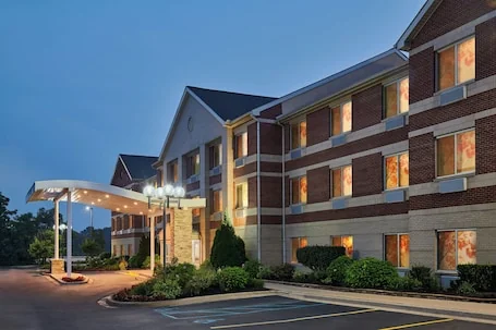 Fairfield Inn & Suites by Marriott Detroit Farmington Hills