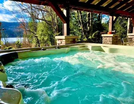 Fall Getaway Camp Sideways Sleeps 6 · 3BR 1BA · Hot Tub Fire Pit Grill Fireplace