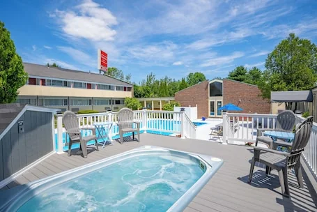 Fireside Inn & Suites Waterville