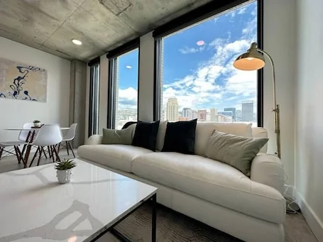 Gorgeous Downtown 1BD/1BA – BEST views + Amenities