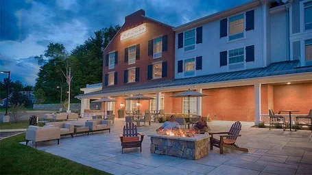 Hampton Inn and Suites Manchester