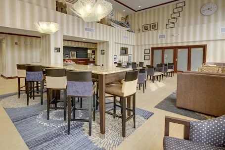 Hampton Inn & Suites Alexandria