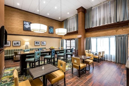 Hampton Inn & Suites Florence Center