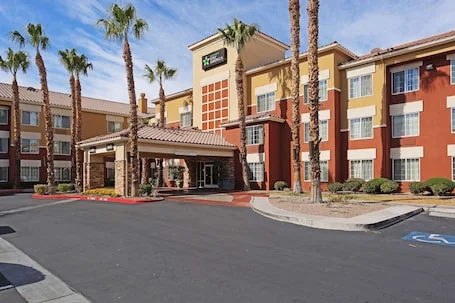 Hampton Inn & Suites Las Vegas Convention Center – No Resort Fee