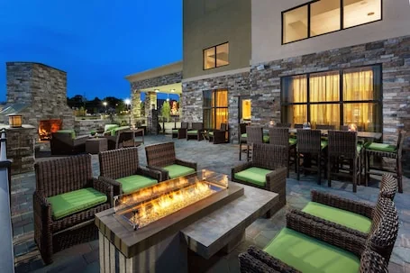 Hampton Inn & Suites Williamsport-Faxon Exit