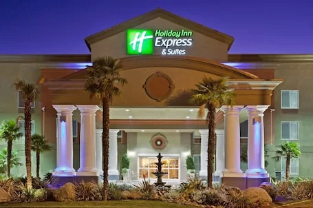 Holiday Inn Express and Suites Modesto by IHG