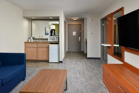 Holiday Inn Express Farmington – Bloomfield by IHG