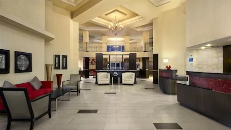 Holiday Inn Express Hotel Naples Downtown – 5th Avenue