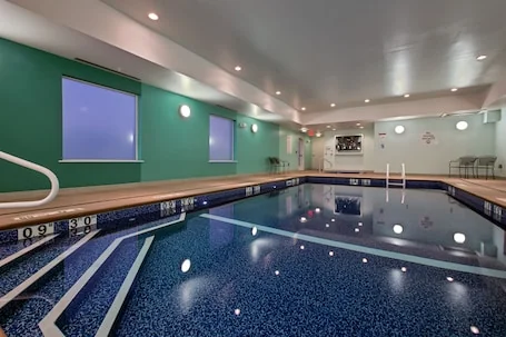 Holiday Inn Express Hotel & Suites, Carlisle-Harrisburg Area by IHG