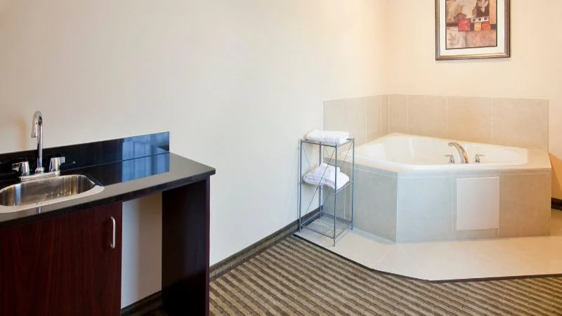 Holiday Inn Express Hotel & Suites Guthrie North Edmond