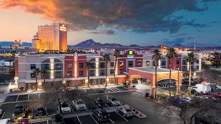 Holiday Inn Express Hotel & Suites Henderson by IHG