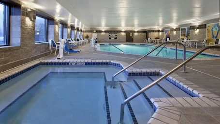 Holiday Inn Express Hotel & Suites Minneapolis-Minnetonka by IHG