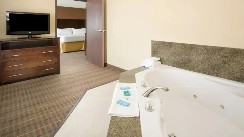Holiday Inn Express Hotel & Suites Pauls Valley, an IHG Hotel