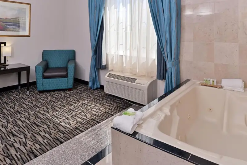 Holiday Inn Express Hotel & Suites Tacoma South – Lakewood, an IHG Hotel
