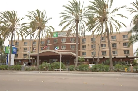 Holiday Inn Express San Diego South – Chula Vista by IHG