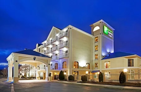 Holiday Inn Express & Suites Asheville SW – Outlet Ctr Area by IHG