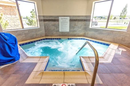 Holiday Inn Express & Suites Billings by IHG