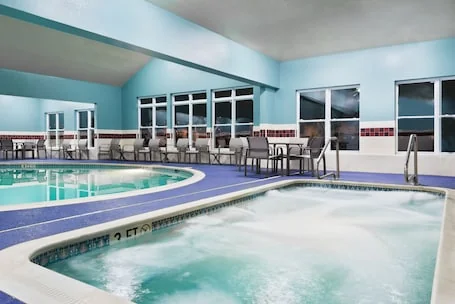 Holiday Inn Express & Suites Columbus Airport East by IHG