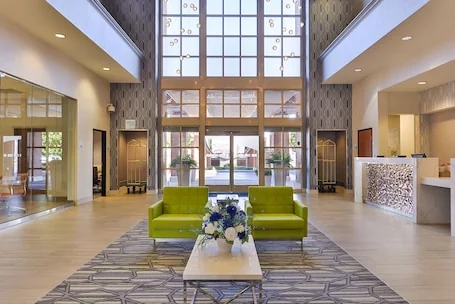 Holiday Inn Express & Suites Elk Grove Central – Hwy 99 by IHG