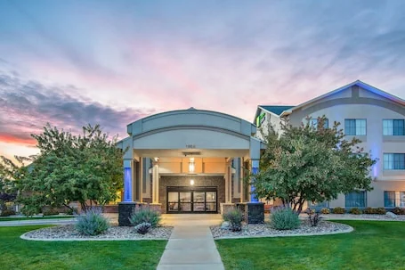 Holiday Inn Express & Suites Gillette by IHG