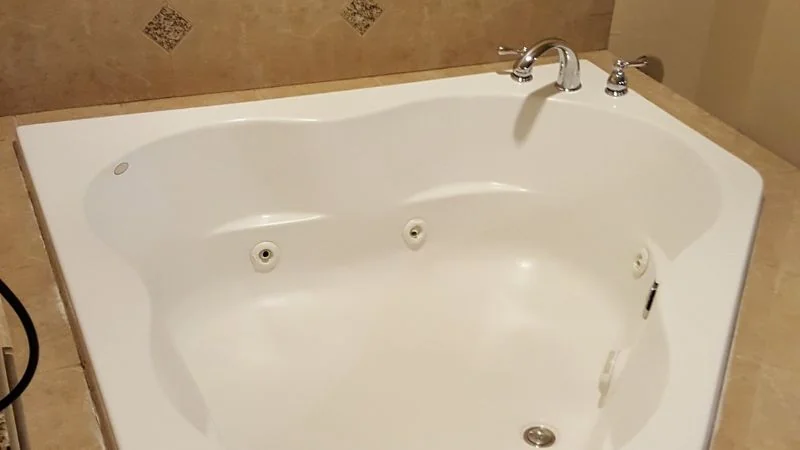 Holiday Inn Express & Suites Lincoln-Roseville Area, an IHG Hotel
