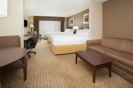 Holiday Inn Express & Suites Minot by IHG