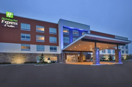 Holiday Inn Express & Suites Parkersburg East by IHG