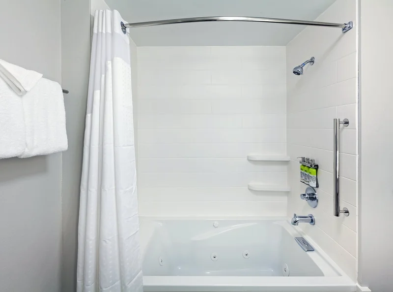 Holiday Inn Express & Suites Tulsa South – Woodland Hills, an IHG Hotel