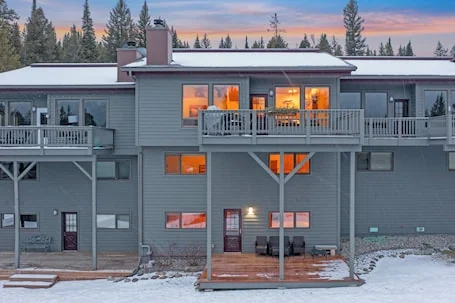Home w/private hot tub & fireplace, w/shared sauna/hot tub/pool – Hidden Village Mountainside Escape