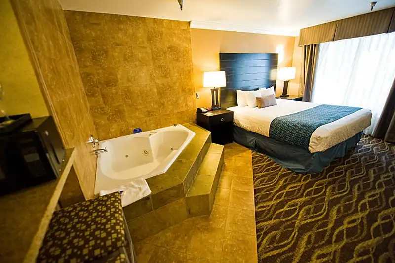 Hotel d’Lins Ontario Airport