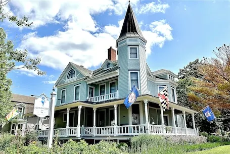 Hummingbird Inn