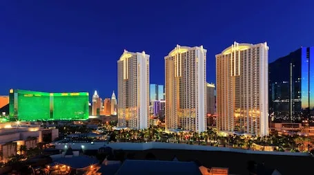Jet Luxury Resorts @ The Signature Condo Hotel