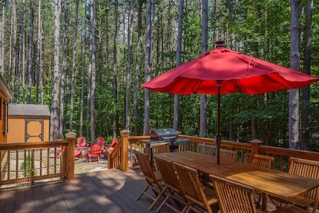 Knotty Pines by Taylor Made Deep Creek