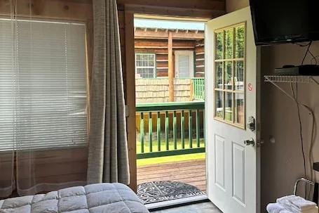 Kukak Bay Courtyard Room, Homer Floatplane Lodge