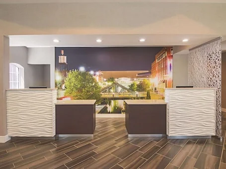 La Quinta Inn & Suites by Wyndham Oklahoma City – NW Expwy