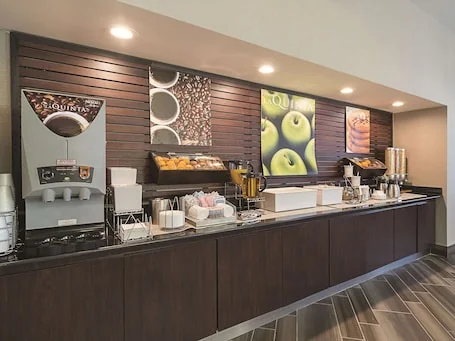La Quinta Inn & Suites by Wyndham Phoenix Mesa West