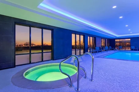 La Quinta Inn & Suites by Wyndham St Louis Route 66