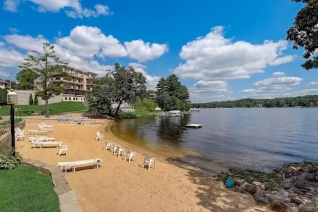 Lakefront Luxury 212 · Lakefront Luxury for Families or Couples