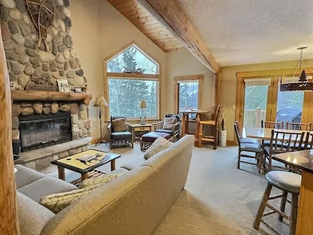 Large 5BR Ski-In/Ski-Out | Sauna | Sleeps 12