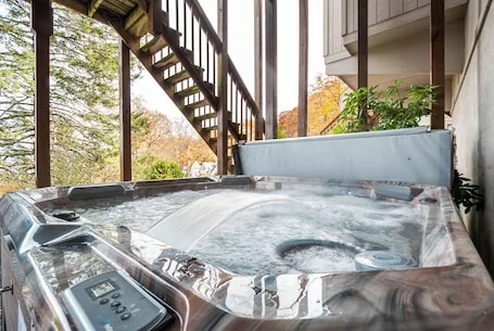 Loft of Luxury by Taylor Made Deep Creek
